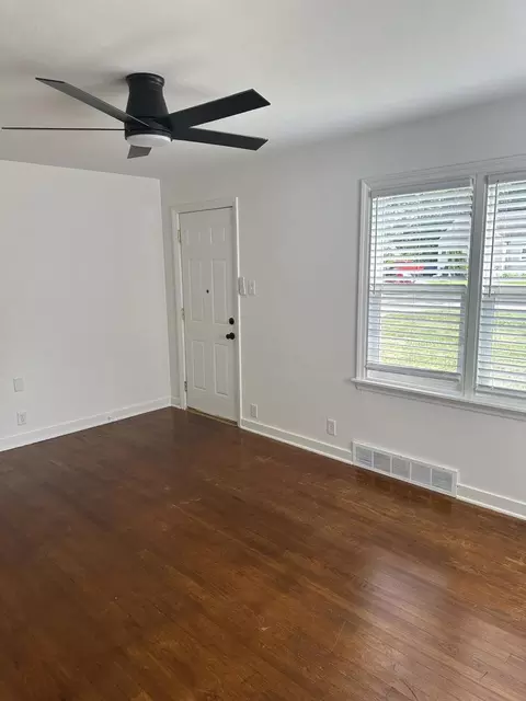 Living - 925 E Sangamon Ave, Rantoul, IL 61866 photo 2 of 3