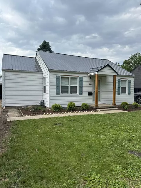 925 E Sangamon Ave, Rantoul, IL 61866
