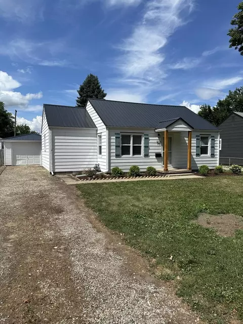Exterior - 925 E Sangamon Ave, Rantoul, IL 61866 photo 5 of 6