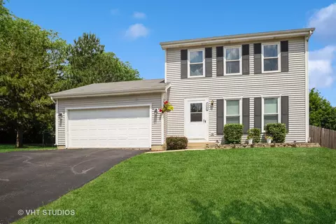 318 Chrisman Dr, Streamwood, IL 60107