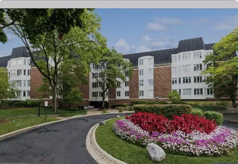 200 Lake Blvd #407, Buffalo Grove, IL 60089