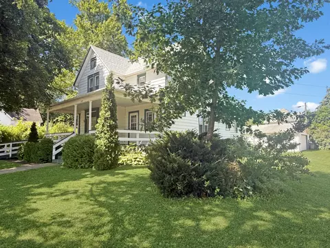 102 S 2nd Ave, Forreston, IL 61030