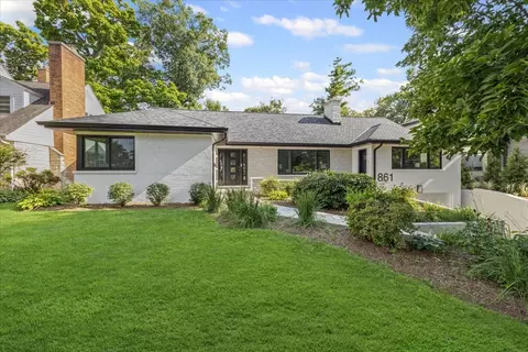 861 Crescent Blvd, Glen Ellyn, IL 60137