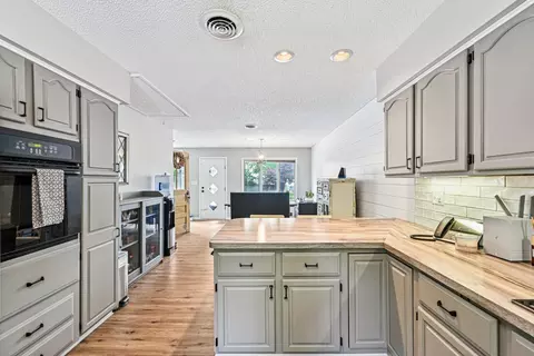 412 E South St, Peotone, IL 60468 photo 18