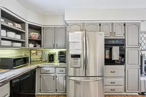 412 E South St, Peotone, IL 60468 photo 16