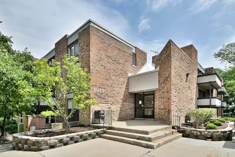 1813 Hemlock Pl #306, Schaumburg, IL 60173