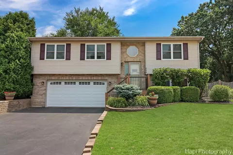Exterior - 809 W Sheridan Rd, Mchenry, IL 60051 photo 2 of 9