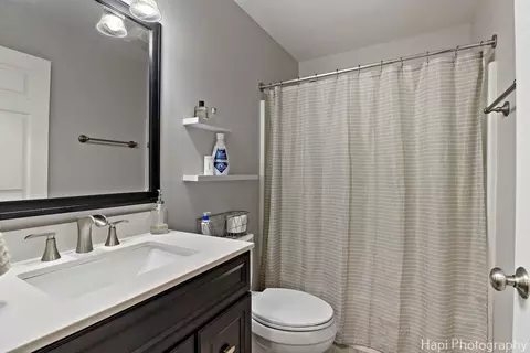 Bath - 809 W Sheridan Rd, Mchenry, IL 60051 photo 2 of 2