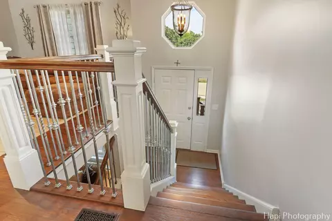 Entry Way - 809 W Sheridan Rd, Mchenry, IL 60051 photo 1 of 2