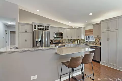 Kitchen - 809 W Sheridan Rd, Mchenry, IL 60051 photo 2 of 5