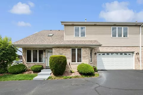 7908 W Tameling Ct, Palos Hills, IL 60465