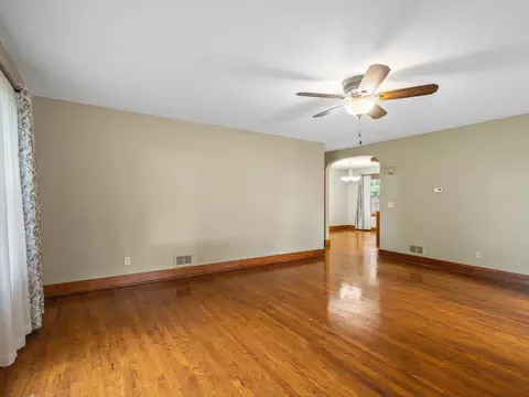 512 S Elida St, Winnebago, IL 61088 photo 7