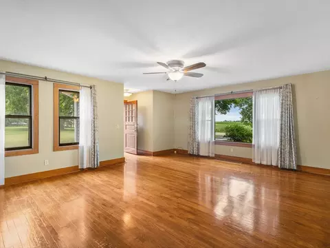 512 S Elida St, Winnebago, IL 61088 photo 9
