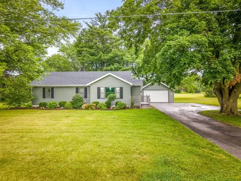 512 S Elida St, Winnebago, IL 61088 photo 4