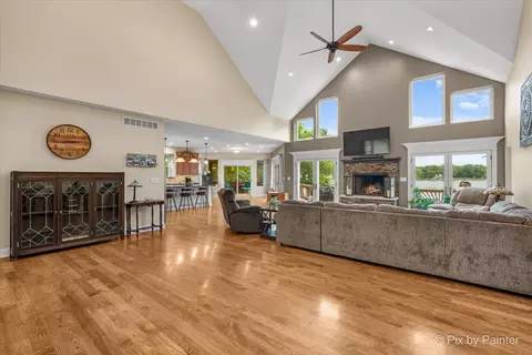 Living - Undisclosed, Mchenry, IL 60051 photo 1 of 6