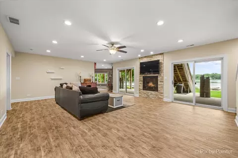 Living - Undisclosed, Mchenry, IL 60051 photo 4 of 6