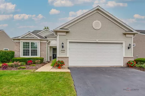 2982 Ravinia Cir, Mundelein, IL 60060