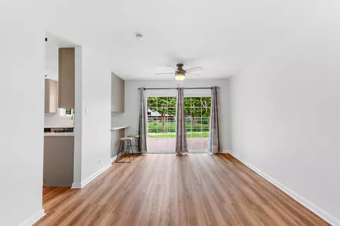 Living - 5475 Adeline Pl, Oak Forest, IL 60452 photo 1 of 6
