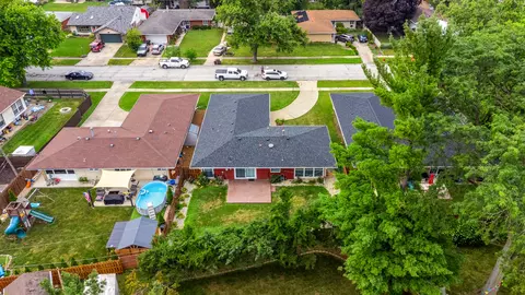 View/Area - 5475 Adeline Pl, Oak Forest, IL 60452 photo 5 of 6