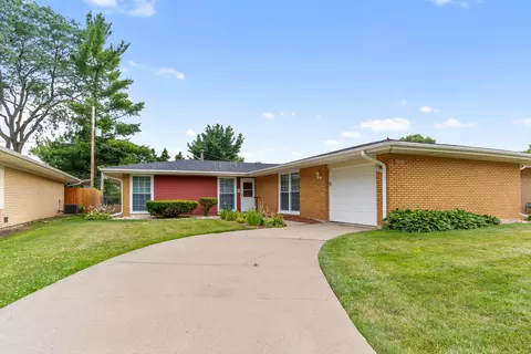 5475 Adeline Pl, Oak Forest, IL 60452