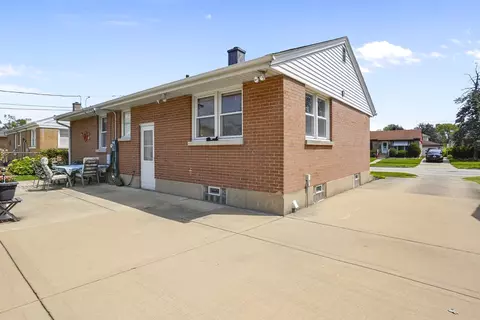 Exterior - 1516 Atwood Ave, Berkeley, IL 60163 photo 3 of 6