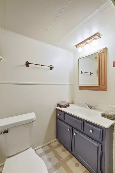 Bath - 1516 Atwood Ave, Berkeley, IL 60163 photo 2 of 2