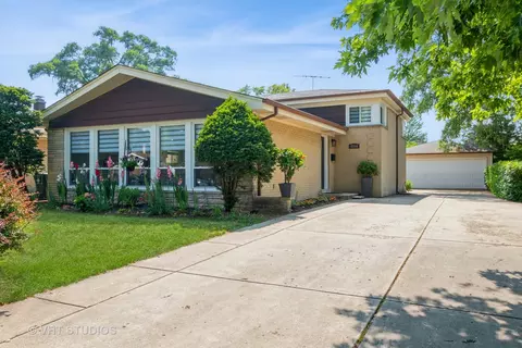 9314 Marmora Ave, Morton Grove, IL 60053