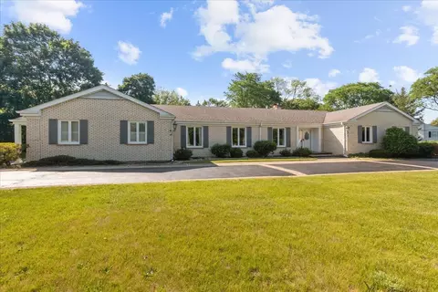 972 Castlegate Ct, Lake Forest, IL 60045