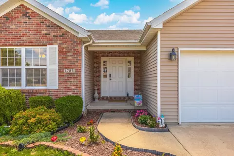 1726 Sage Dr, Normal, IL 61761 photo 2