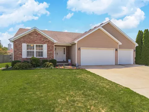 1726 Sage Dr, Normal, IL 61761