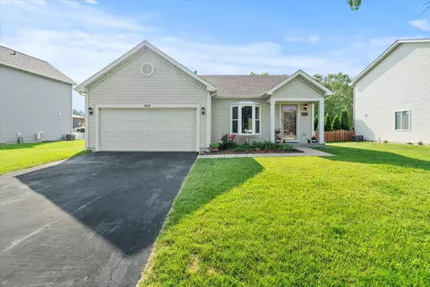 569 Scott Ln, Romeoville, IL 60446