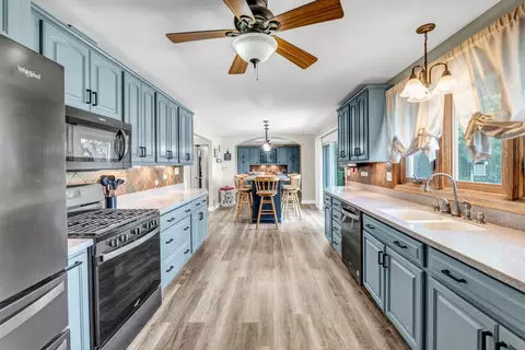 Kitchen - 9822 W Pauling Rd, Monee, IL 60449 photo 4 of 5
