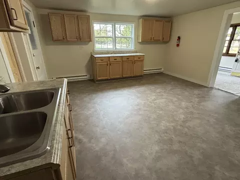 107 W Weldon St, Roberts, IL 60962 photo 9