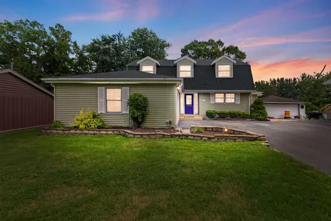 5537 Pershing Ave, Downers Grove, IL 60516