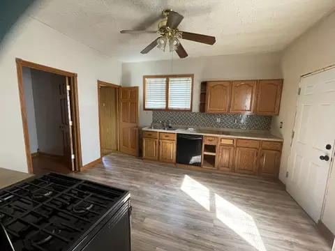 1407 Pulaski St, Peru, IL 61354 photo 3