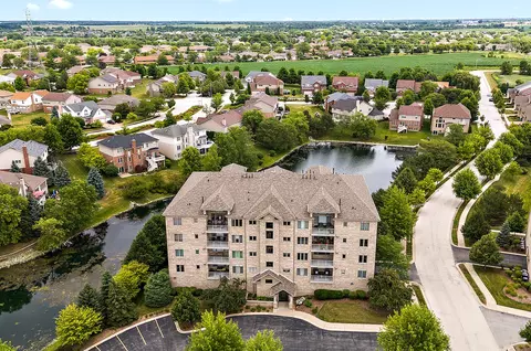 11110 Waters Edge Dr #2A, Orland Park, IL 60467