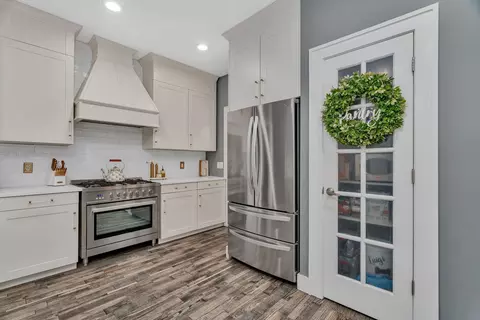 Kitchen - 804 E Jackson St, Morris, IL 60450 photo 2 of 3