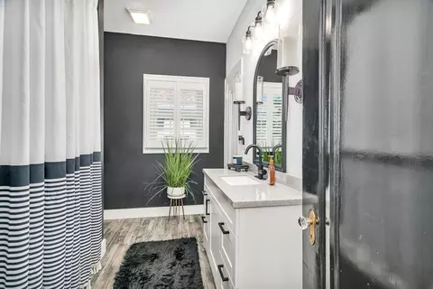 Bath - 804 E Jackson St, Morris, IL 60450 photo 2 of 3