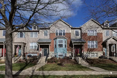 78 Thomas Ct, Grayslake, IL 60030