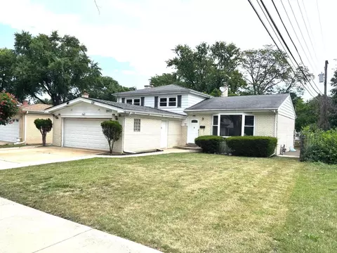 1933 Birch St, Des Plaines, IL 60018