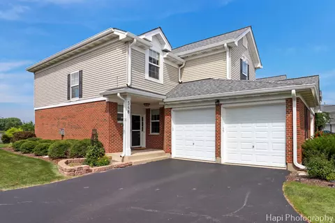548 Legend Ln, Mchenry, IL 60050