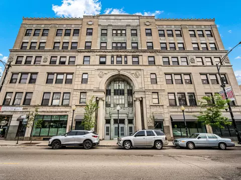 3150 N Sheffield Ave #203, Chicago, IL 60657