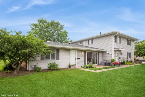 135 Barcliffe Ln #0, Schaumburg, IL 60194