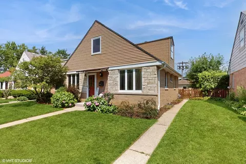 8147 Laramie Ave, Skokie, IL 60077