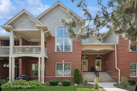 108 Callie Ct, Morton Grove, IL 60053
