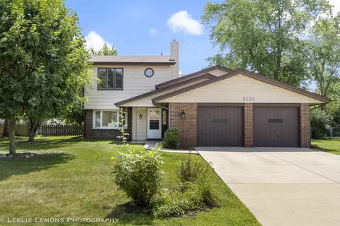 2121 W Weathersfield Way, Schaumburg, IL 60193