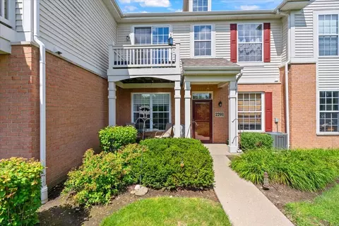 2201 Concord Dr #2201, Mchenry, IL 60050