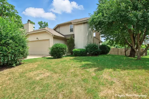 725 Hill Ave, Elgin, IL 60120 photo 2