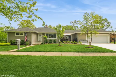 635 W Palatine Rd, Palatine, IL 60067