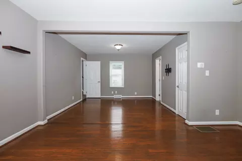 Living - 1304 Bell St, Bloomington, IL 61701 photo 2 of 8